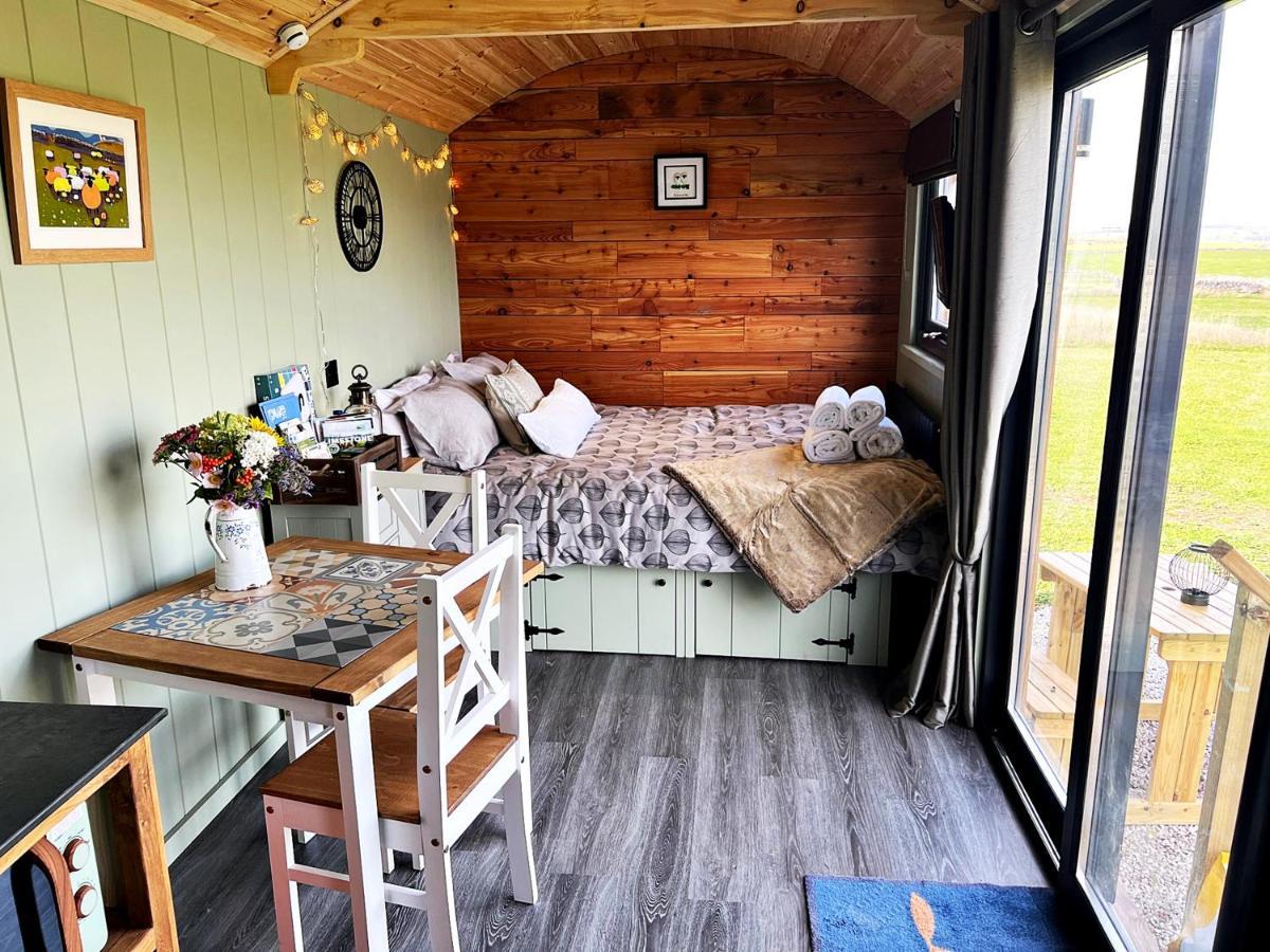 Luxury Shepherd Hut In The Peak District Vila Bakewell Exterior foto